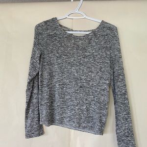 long sleeve with cross cross detailing on the back